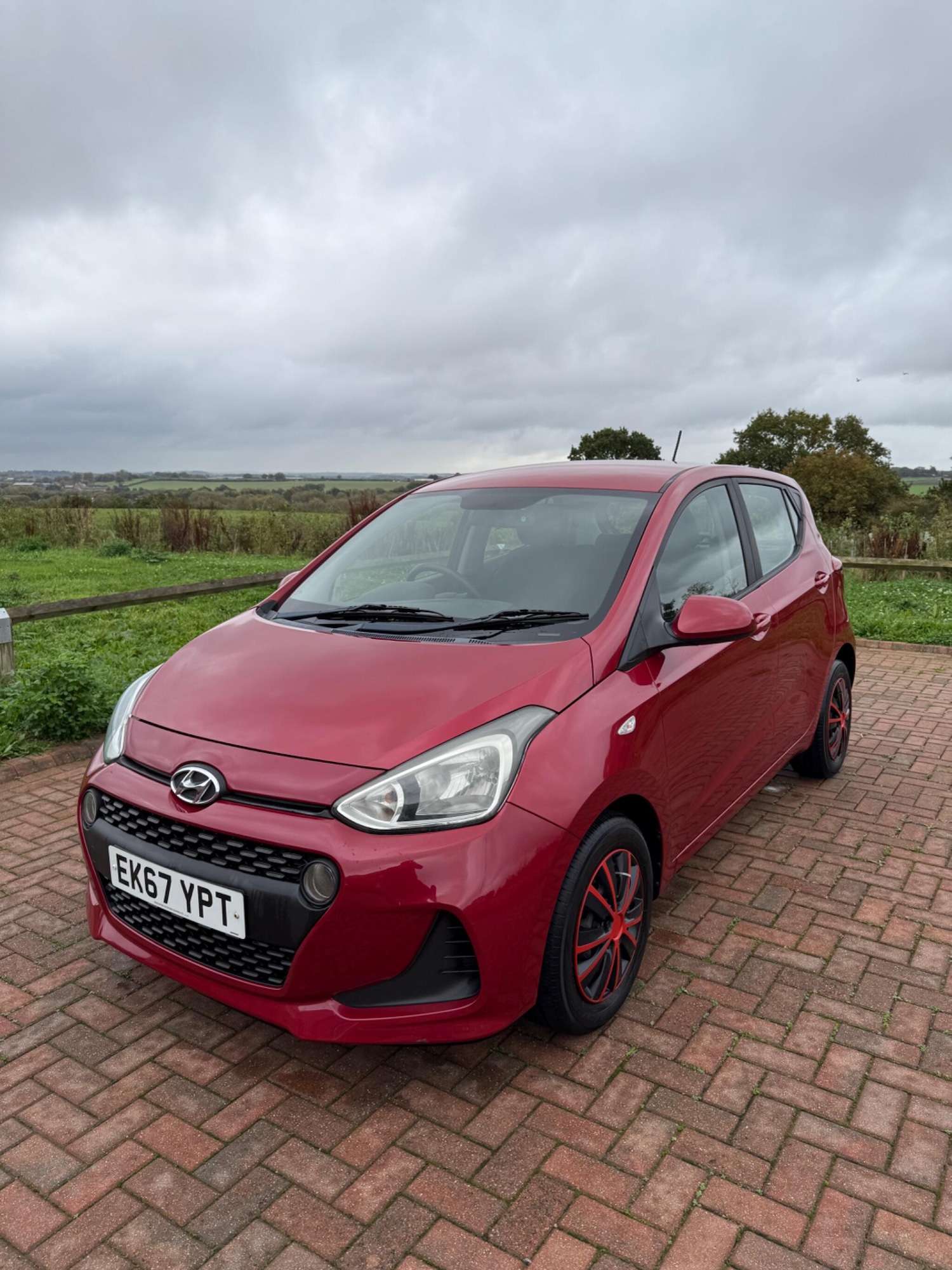 Used Hyundai i10 2017 for sale - 76295776: Photo 5