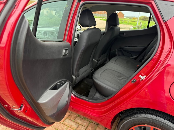Used Hyundai i10 2017 for sale - 76295776: Photo 50