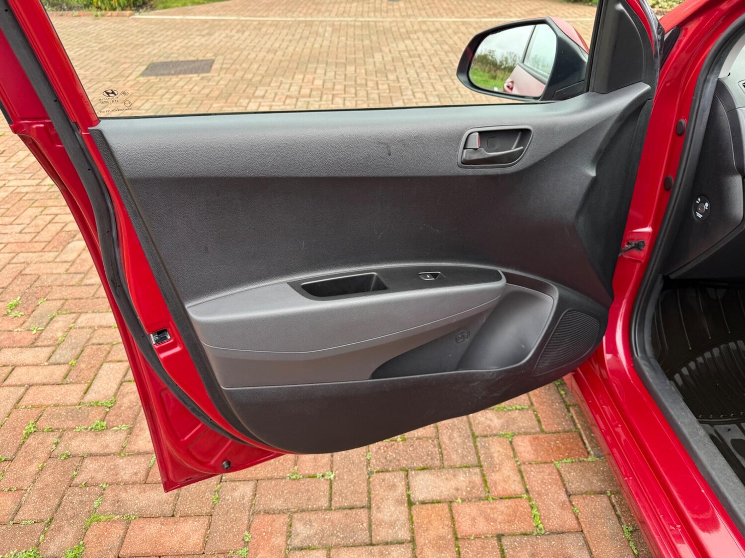 Used Hyundai i10 2017 for sale - 76295776: Photo 51