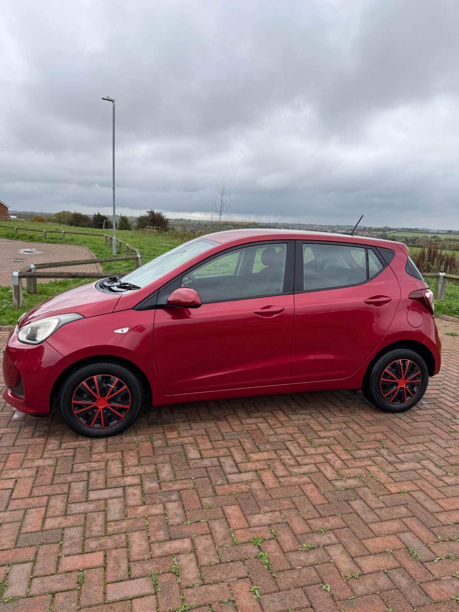 Used Hyundai i10 2017 for sale - 76295776: Photo 7