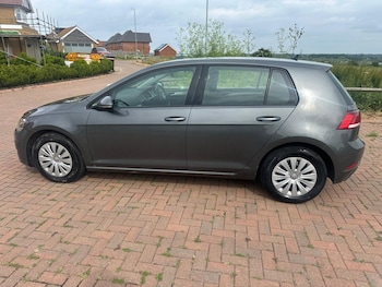 Used Volkswagen Golf 2018 for sale - 76002256: Photo