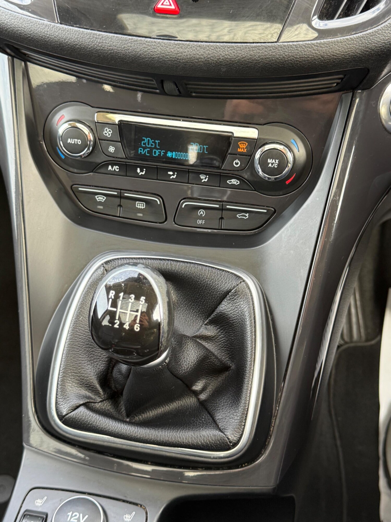 Used Ford Kuga 2015 for sale - 76398904: Photo 27