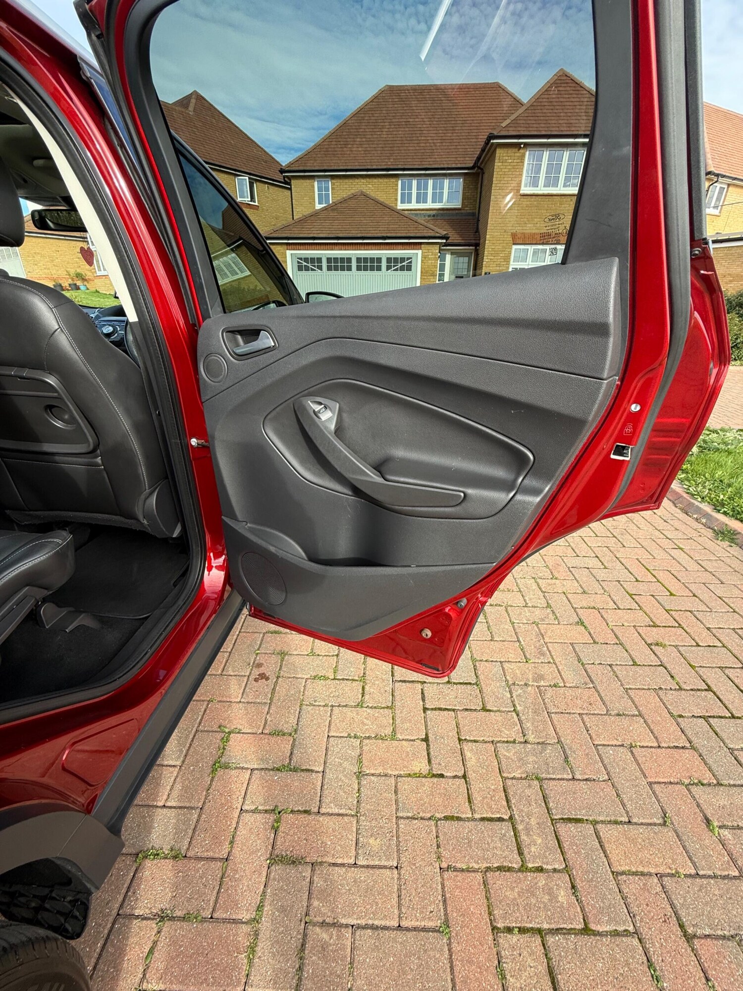 Used Ford Kuga 2015 for sale - 76398904: Photo 35