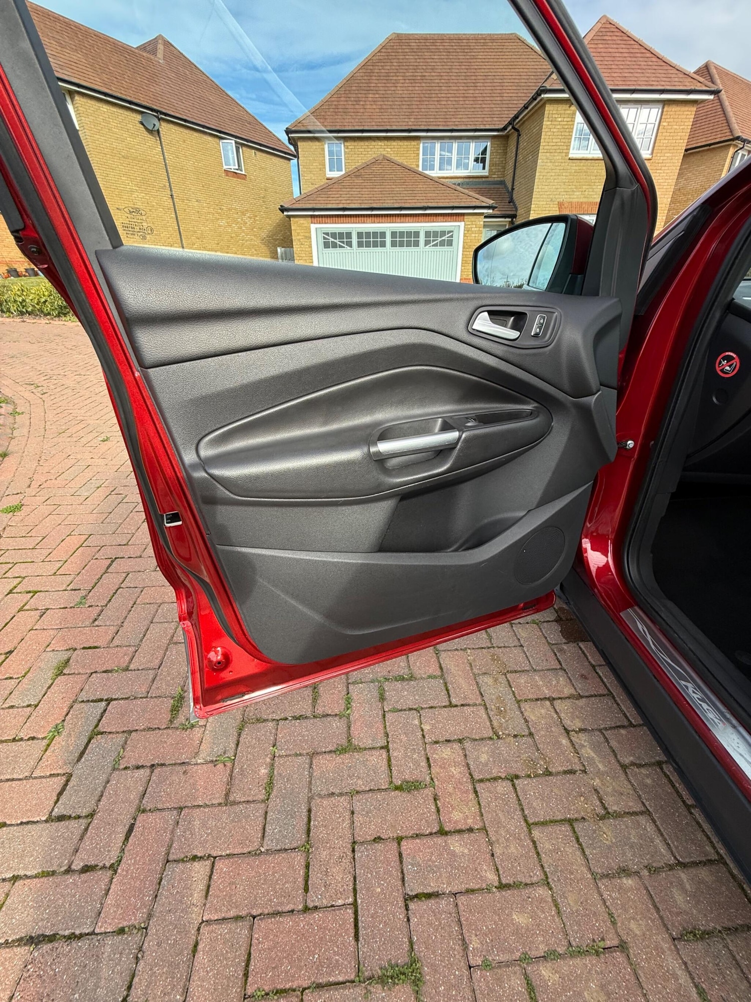 Used Ford Kuga 2015 for sale - 76398904: Photo 37