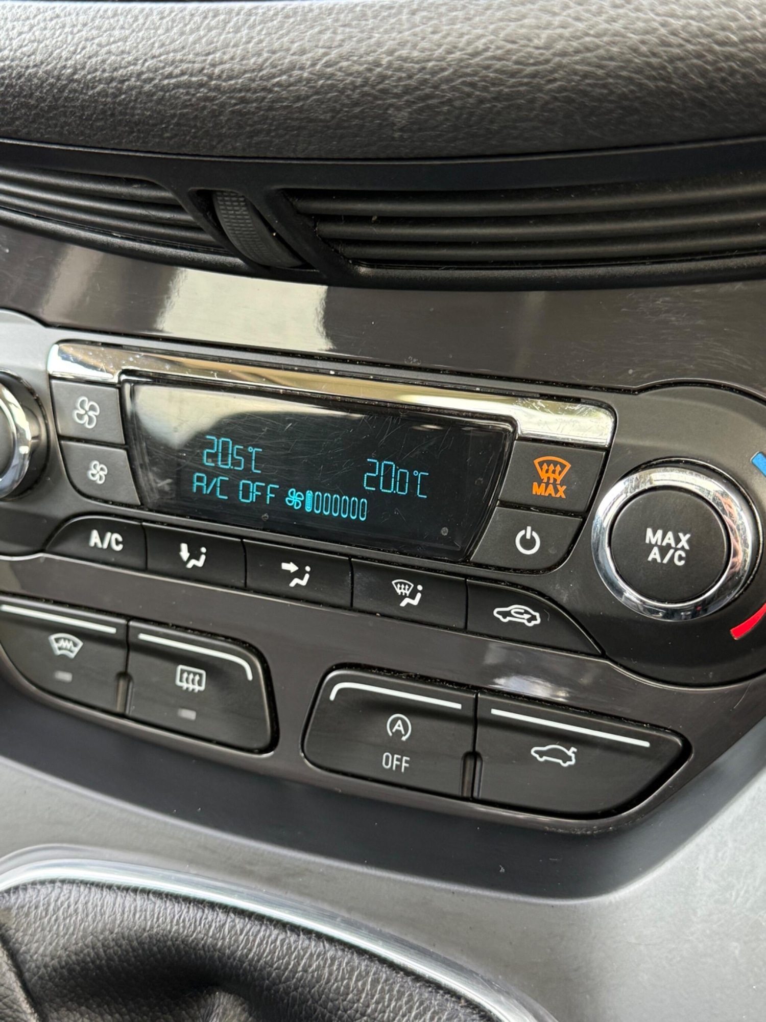 Used Ford Kuga 2015 for sale - 76398904: Photo 56