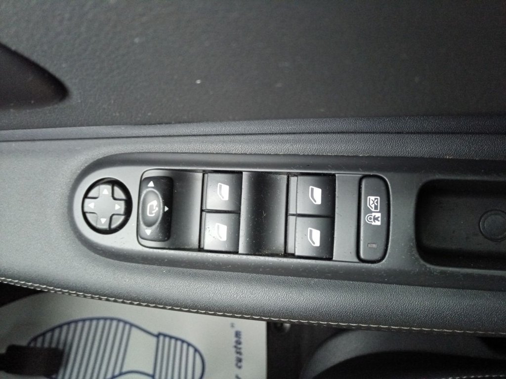 Used Peugeot 3008 2015 for sale - 77799815: Photo 36