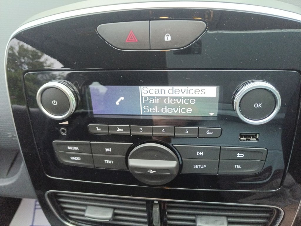 Used Renault Clio 2019 for sale - 76617892: Photo 28