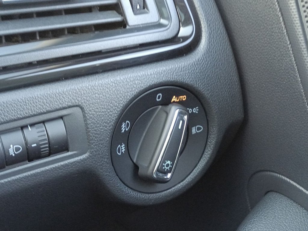 Used Skoda Rapid Spaceback 2017 for sale - 76855165: Photo 37