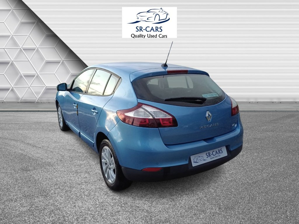Used Renault Megane 2015 for sale - 76309373: Photo 2
