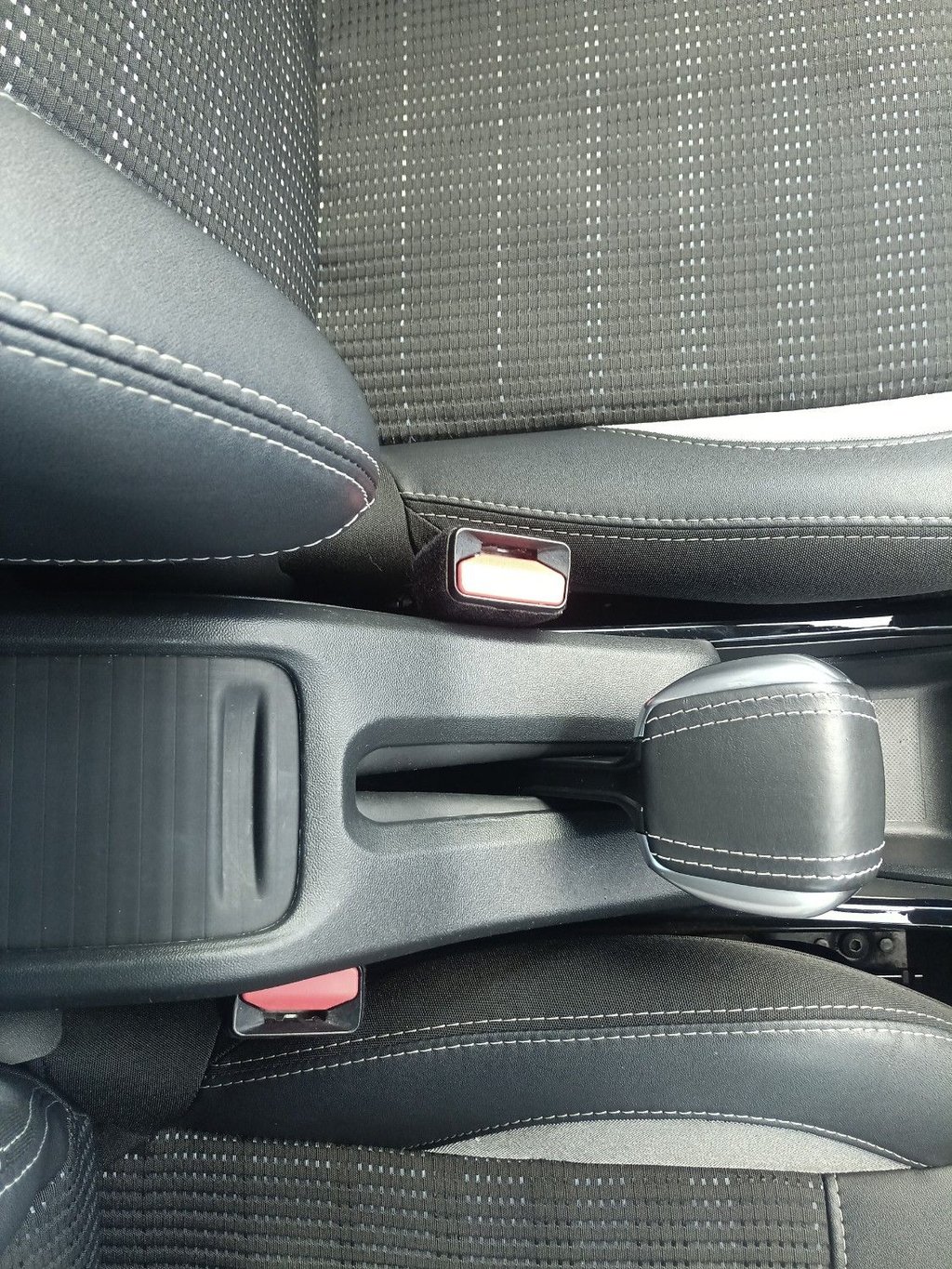 Used Peugeot 2008 2018 for sale - 76279870: Photo 35