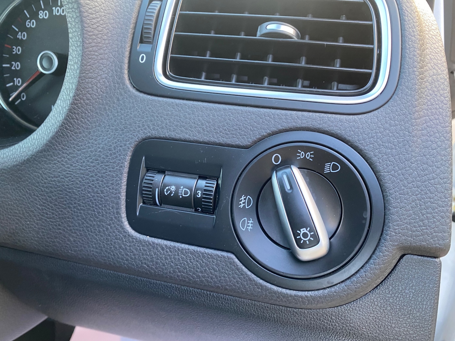 Used Volkswagen Polo 2012 for sale - 77031613: Photo 33