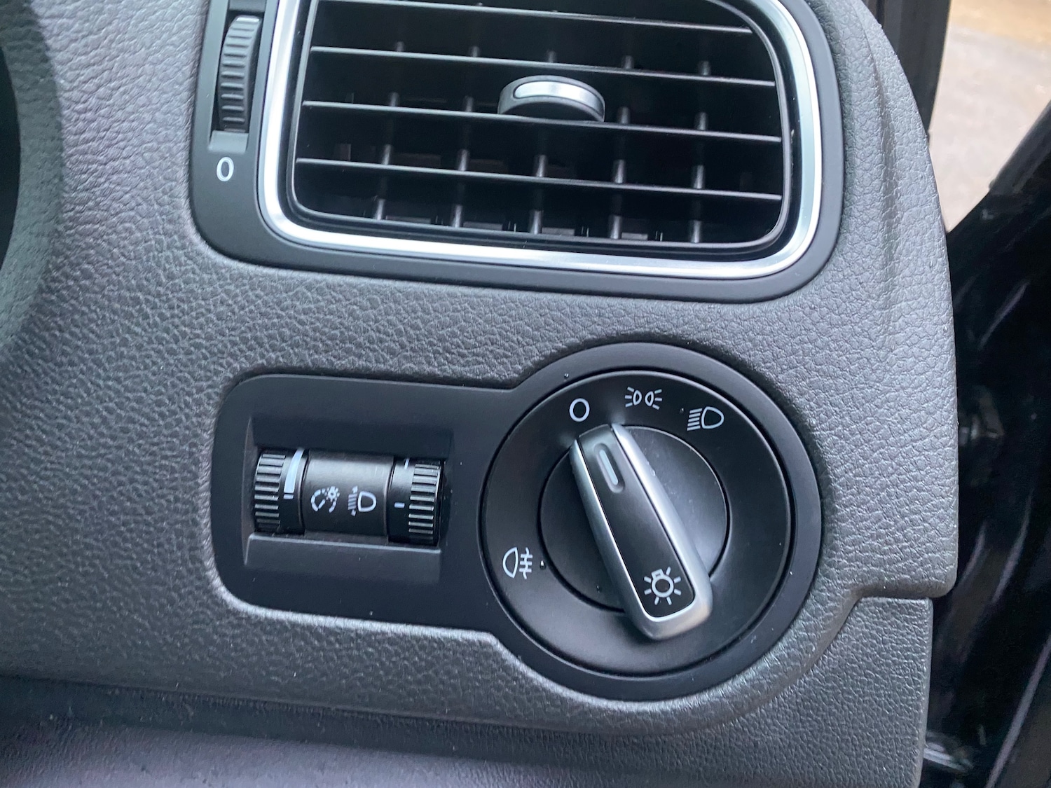 Used Volkswagen Polo 2012 for sale - 76934245: Photo 26