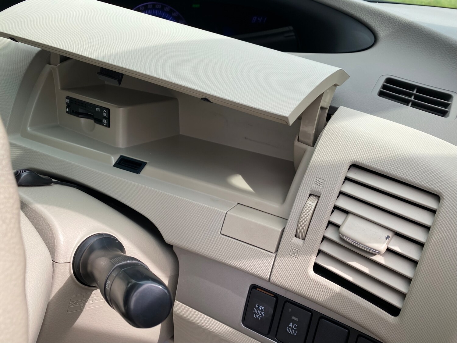 Used Toyota Estima 2010 for sale - 77841657: Photo 20