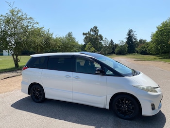 Used Toyota Estima 2010 for sale - 79032999: Photo