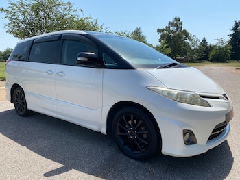 Used Toyota Estima 2010 for sale - 79032999: Photo