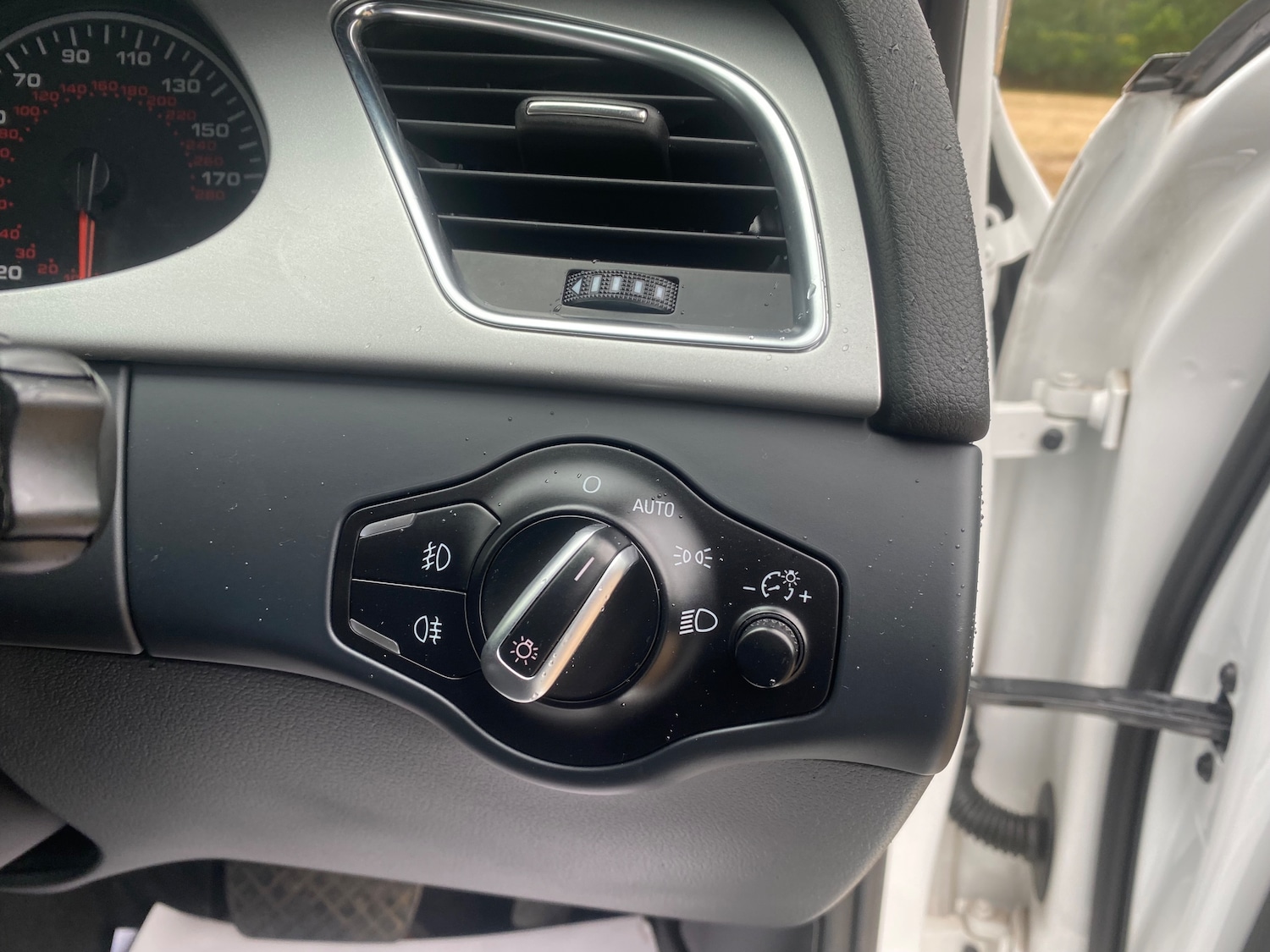 Used Audi A4 Avant 2011 for sale - 78074850: Photo 12