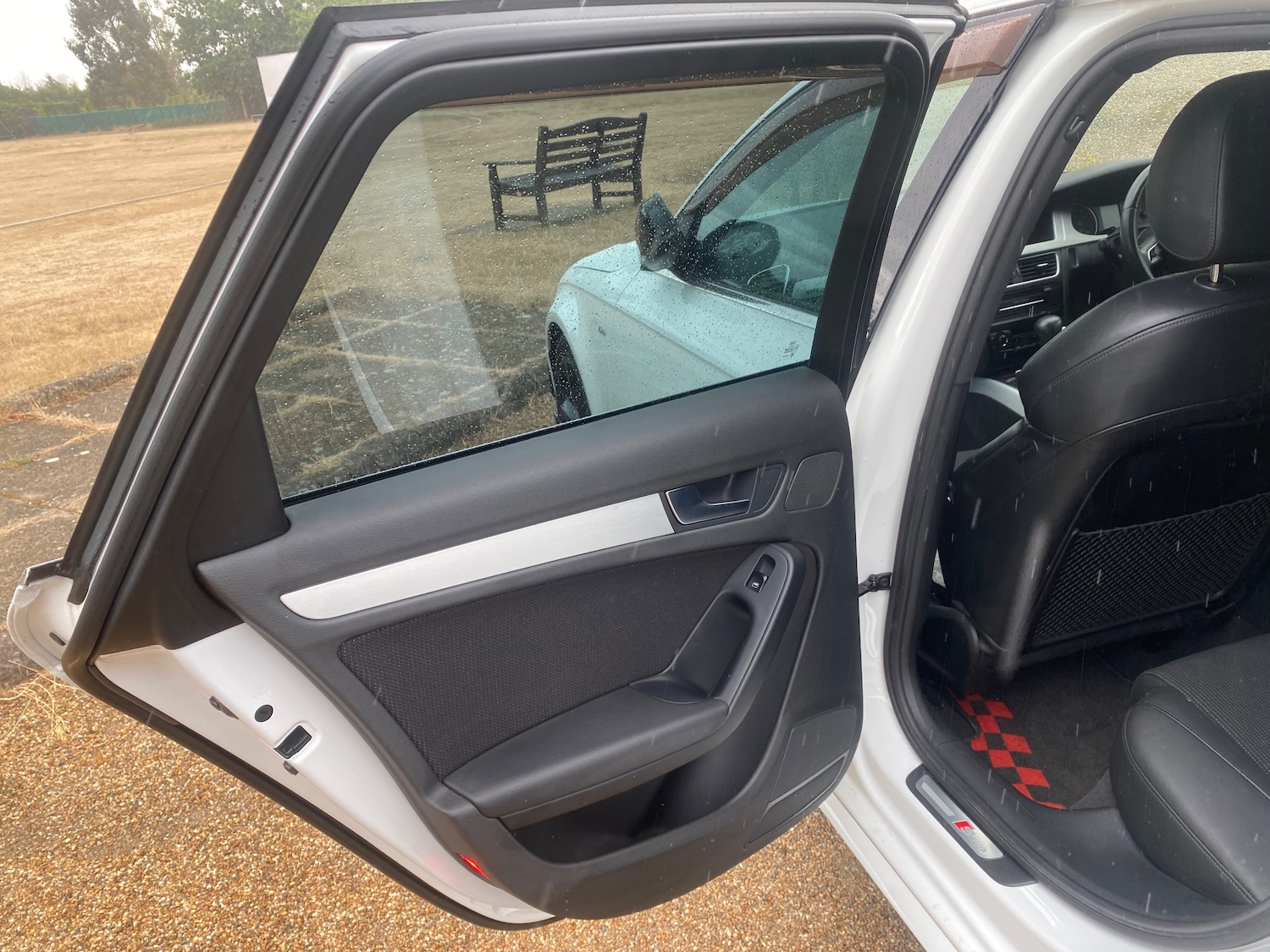 Used Audi A4 Avant 2011 for sale - 78074850: Photo 27