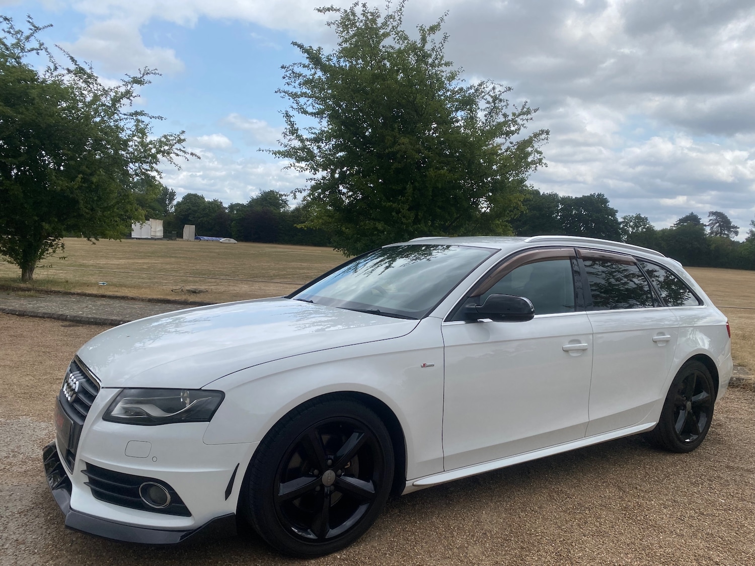 Used Audi A4 Avant 2011 for sale - 78074850: Photo 5