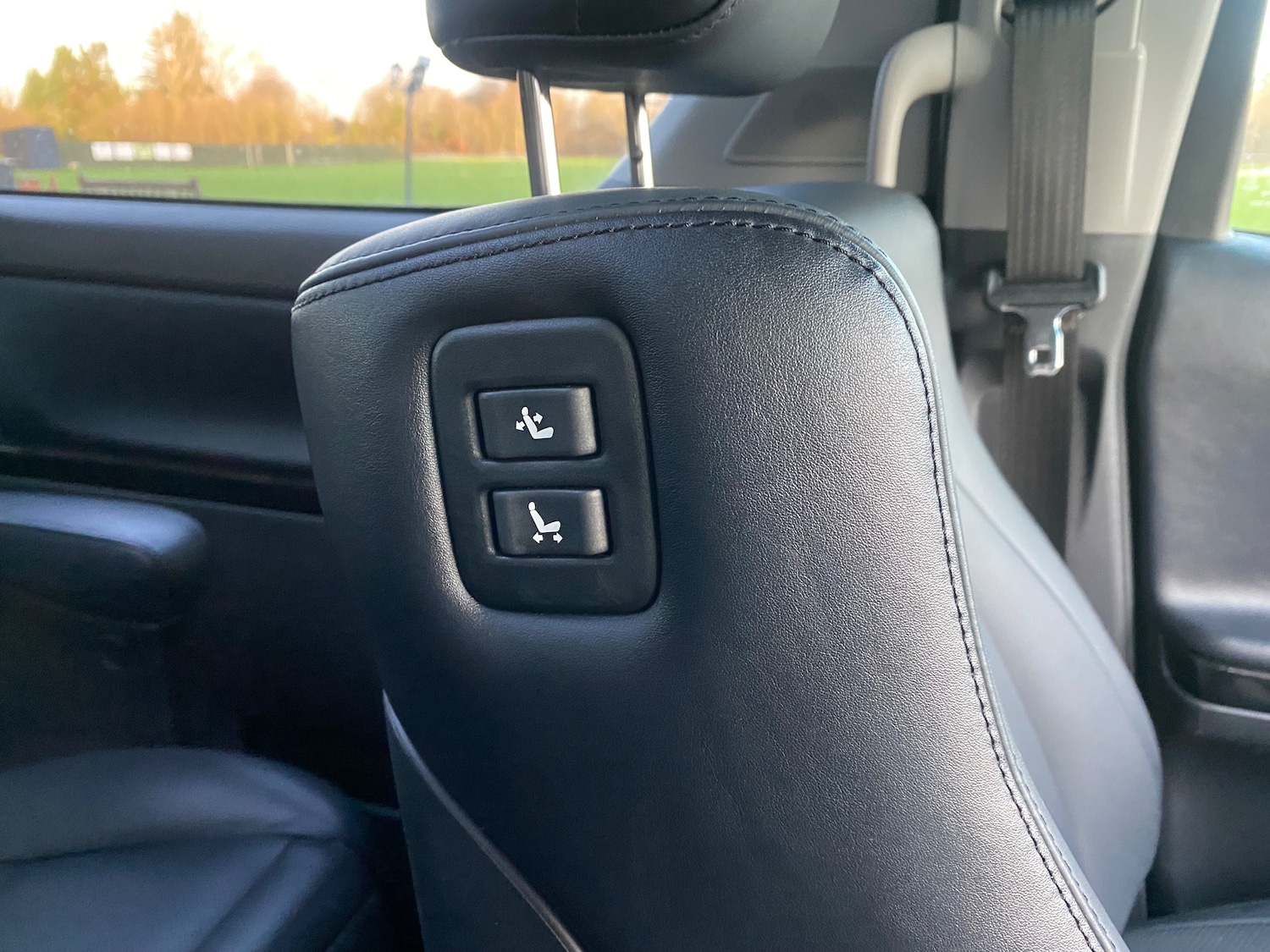 Used Toyota Alphard 2012 for sale - 76934248: Photo 51