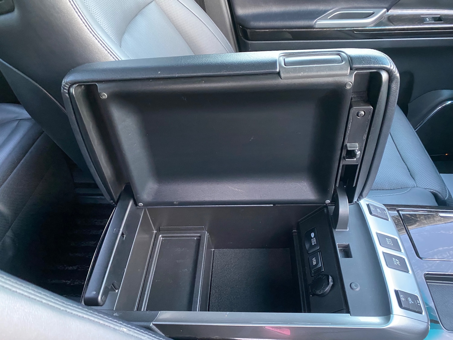 Used Toyota Alphard 2012 for sale - 76934248: Photo 52