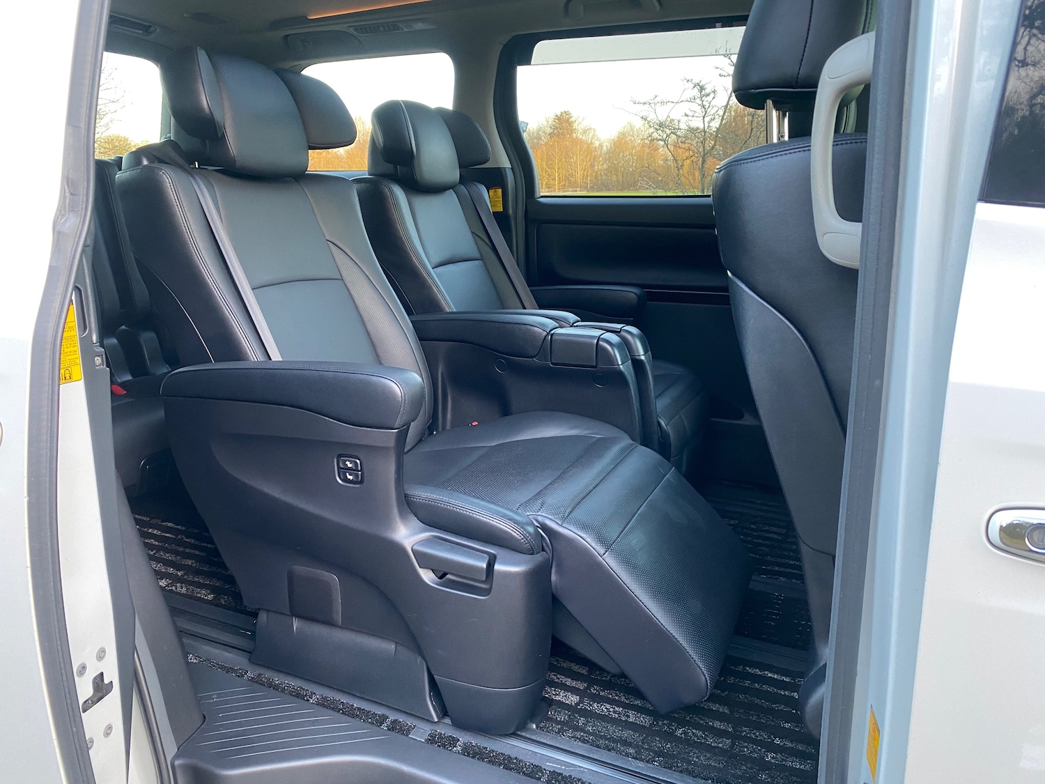 Used Toyota Alphard 2012 for sale - 76934248: Photo 57