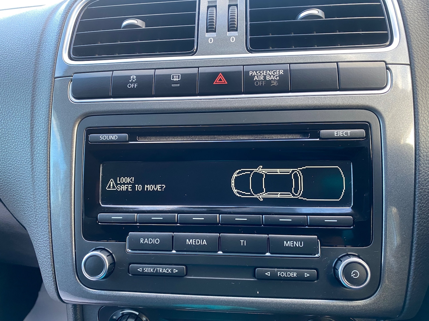 Used Volkswagen Polo 2012 for sale - 76819752: Photo 19