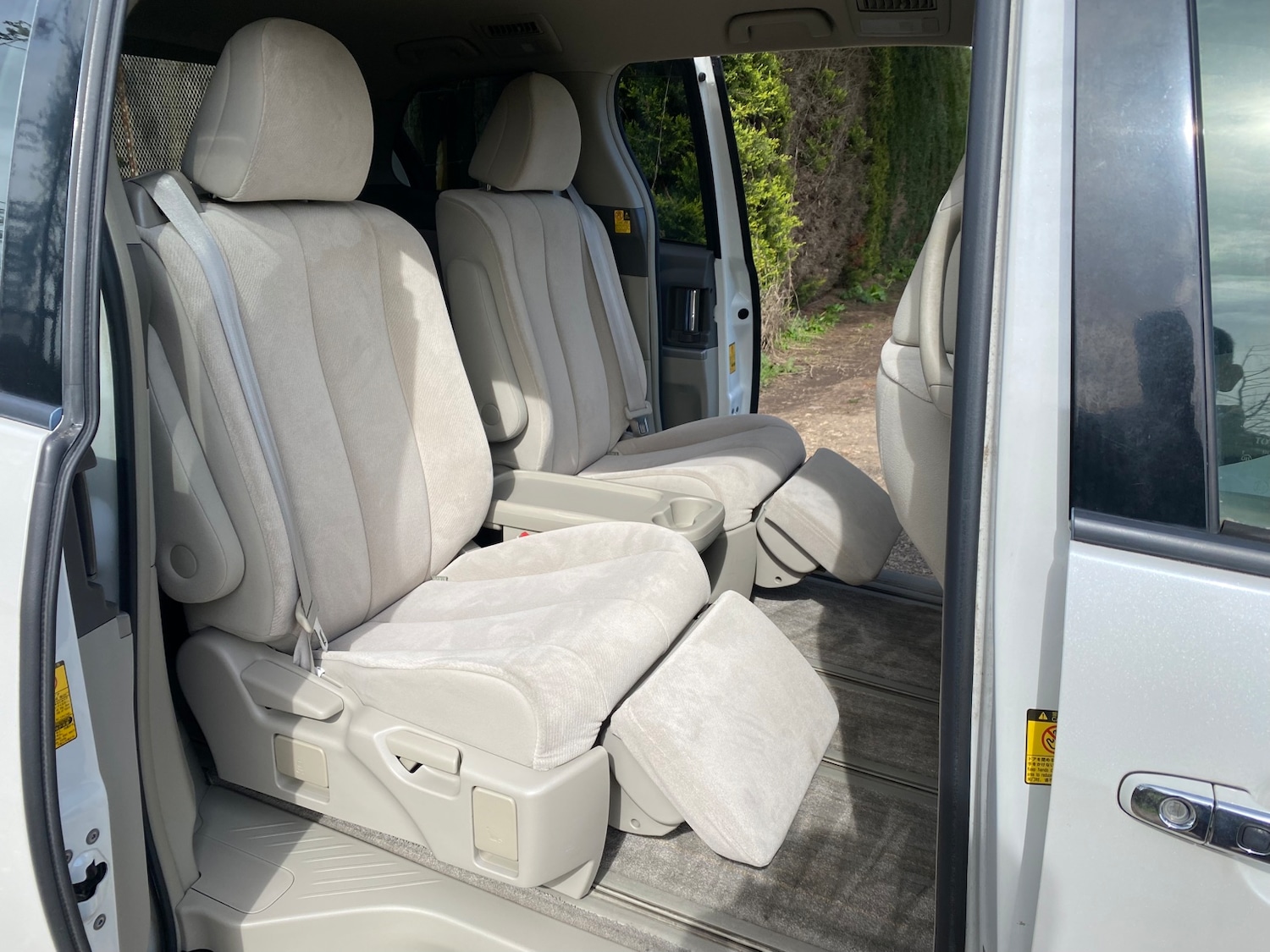 Used Toyota Estima 2010 for sale - 77125236: Photo 15