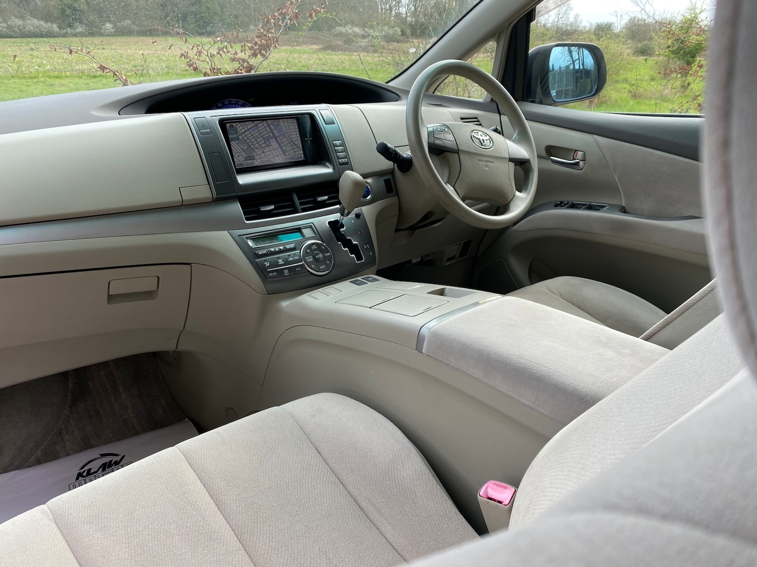 Used Toyota Estima 2010 for sale - 77125236: Photo 25