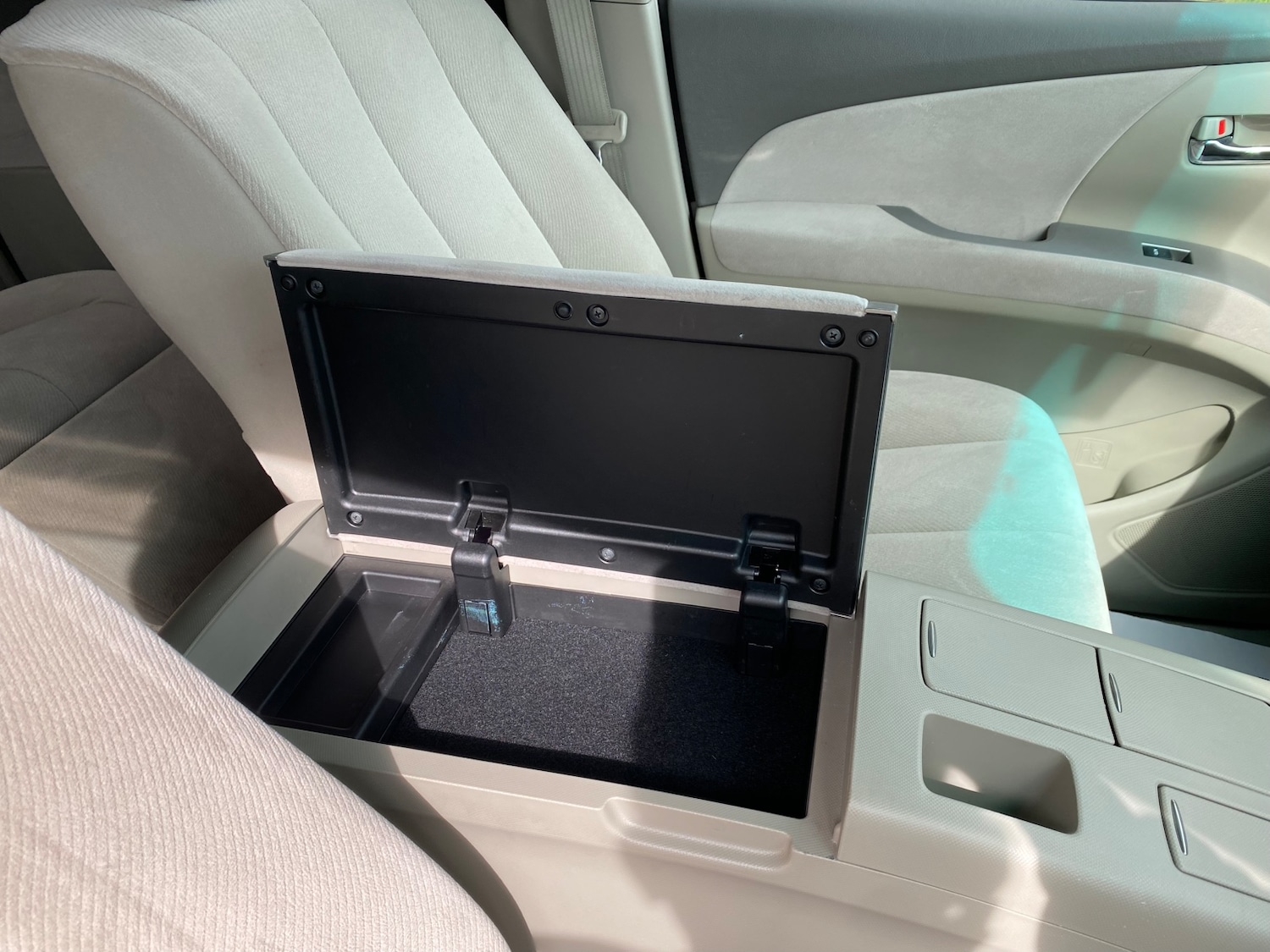 Used Toyota Estima 2010 for sale - 77125236: Photo 33