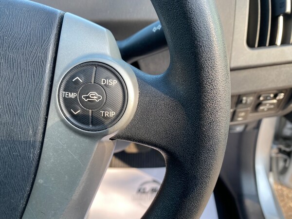 Used Toyota Prius 2015 for sale - 73836070: Photo 18