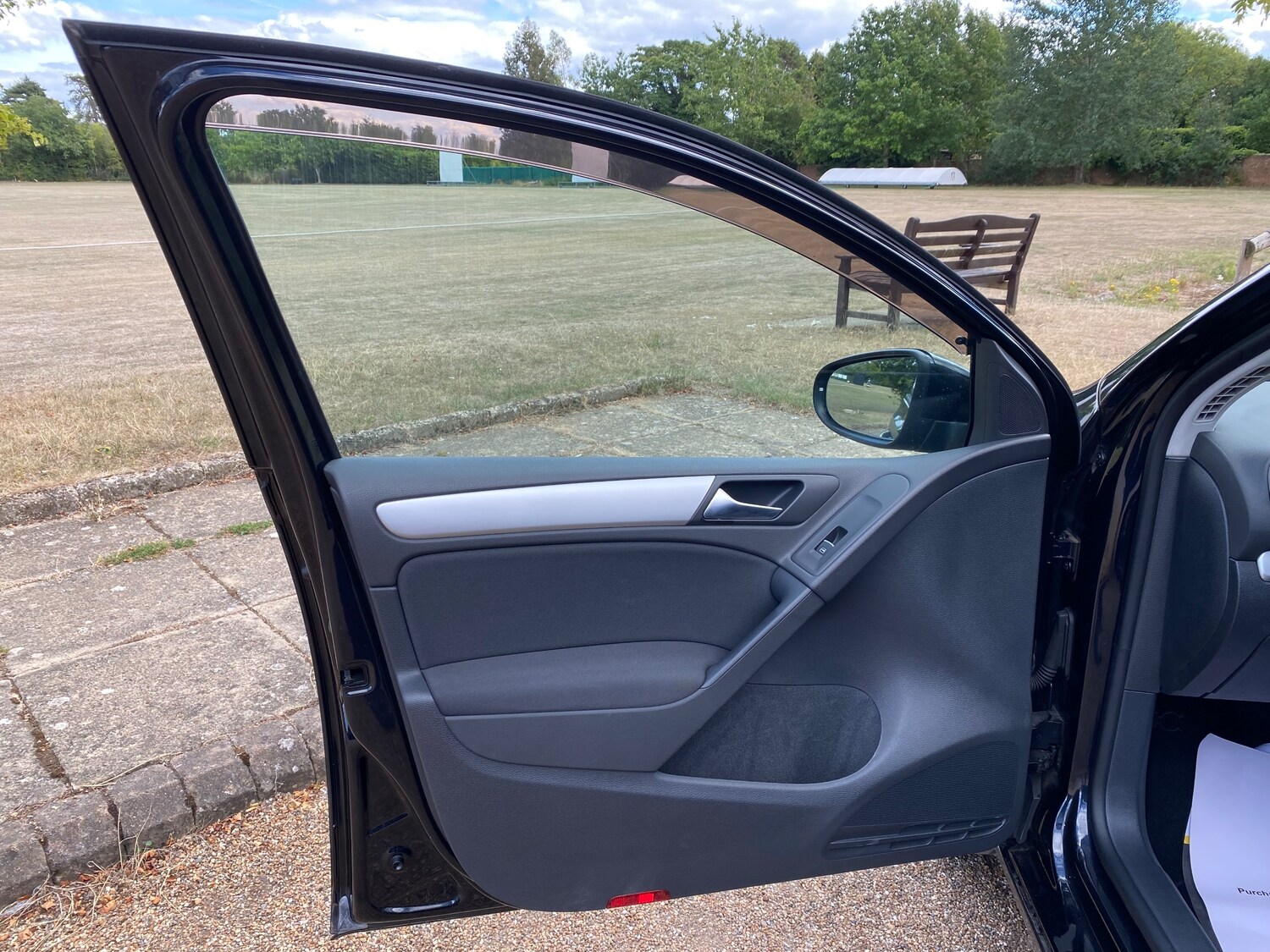 Used Volkswagen Golf 2011 for sale - 77211704: Photo 19