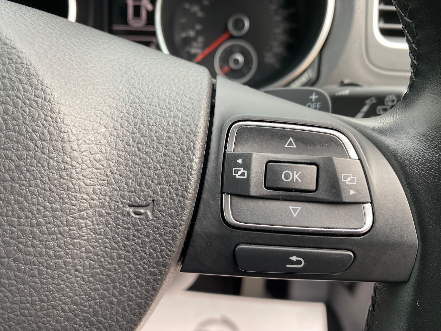 Used Volkswagen Golf 2011 for sale - 77211704: Photo 49