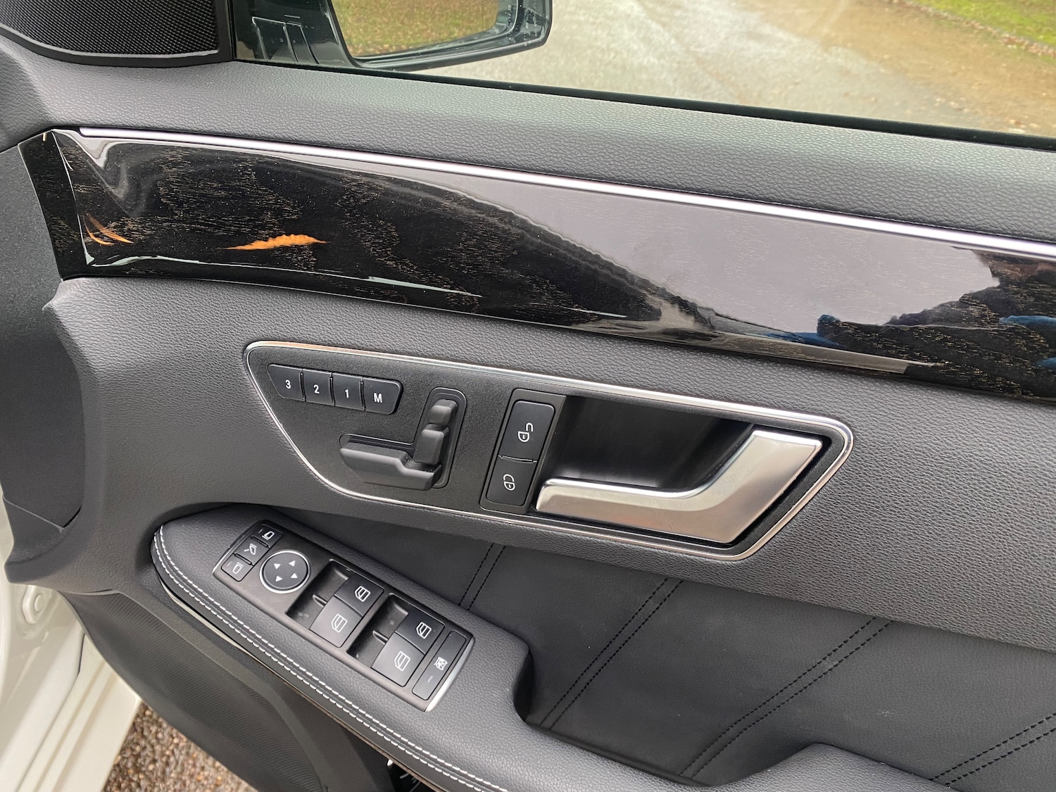 Used Mercedes-Benz E Class 2012 for sale - 76888939: Photo 12