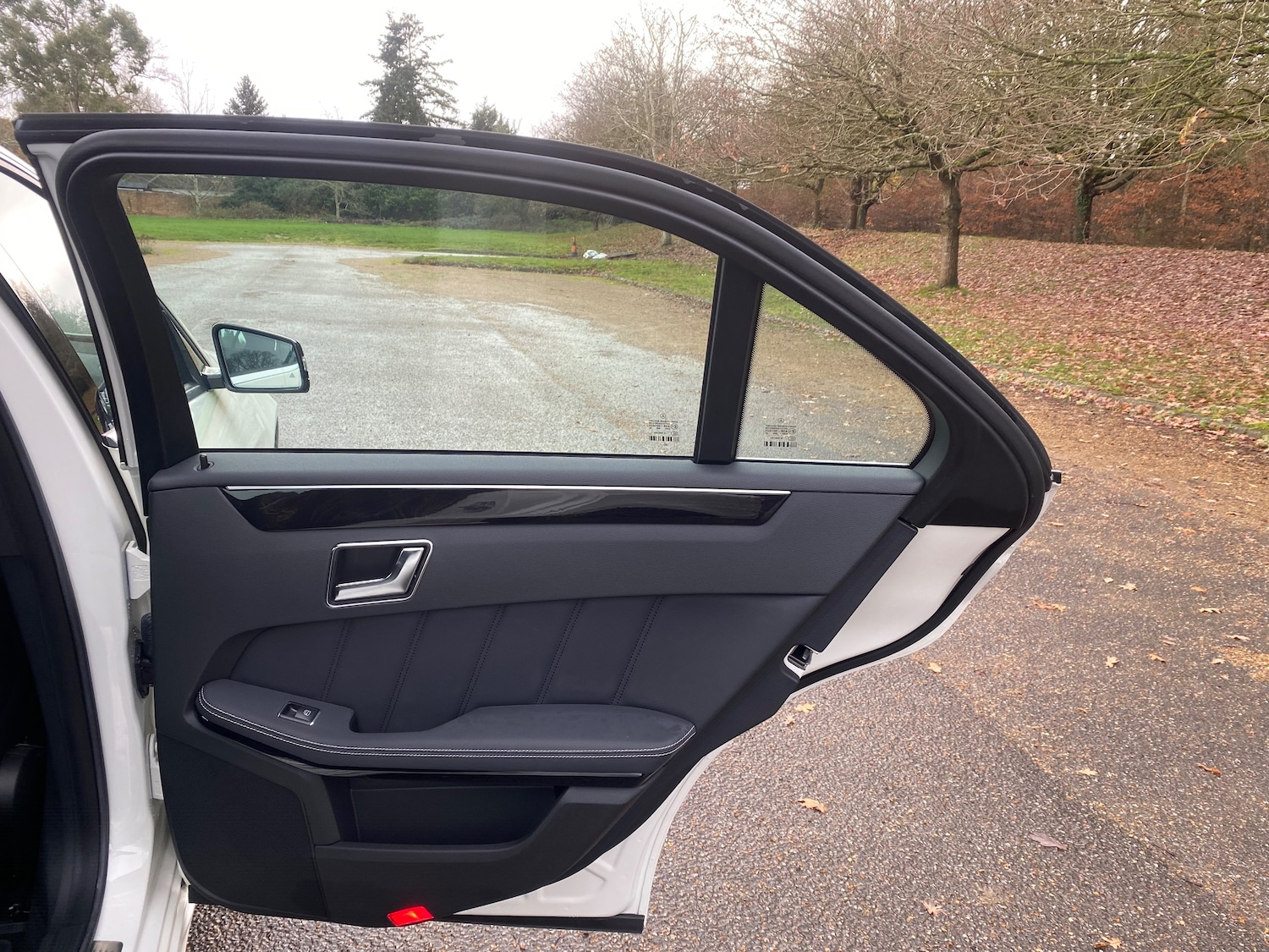 Used Mercedes-Benz E Class 2012 for sale - 76888939: Photo 17