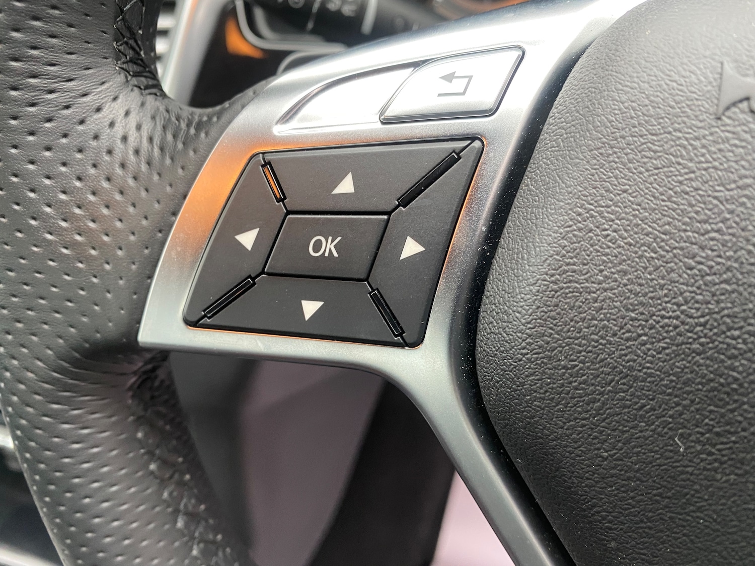 Used Mercedes-Benz E Class 2012 for sale - 76888939: Photo 29