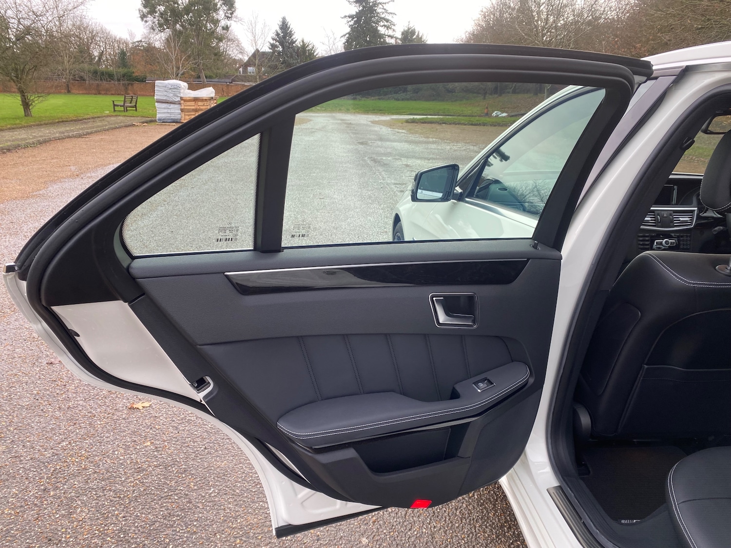 Used Mercedes-Benz E Class 2012 for sale - 76888939: Photo 36