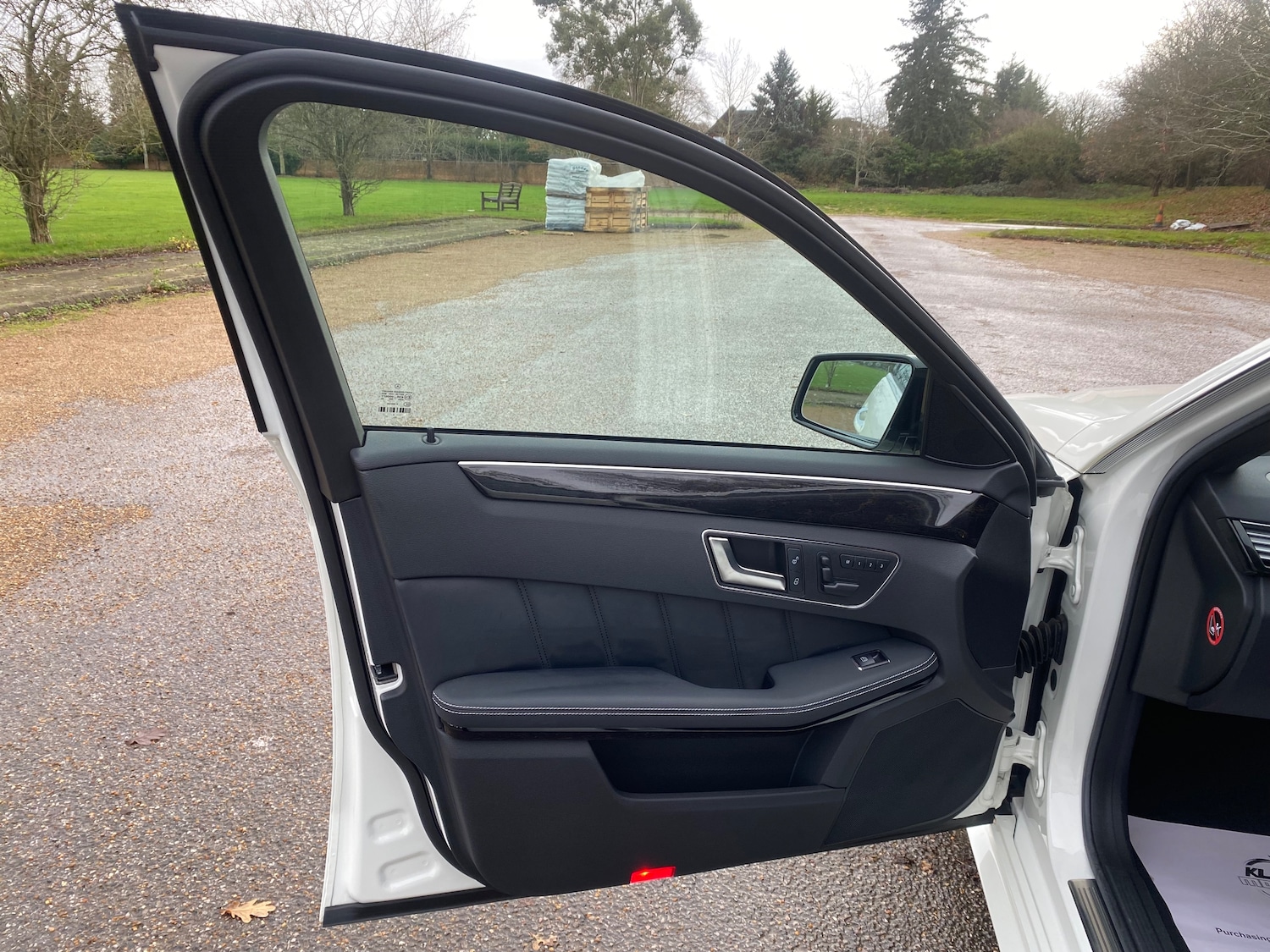 Used Mercedes-Benz E Class 2012 for sale - 76888939: Photo 37