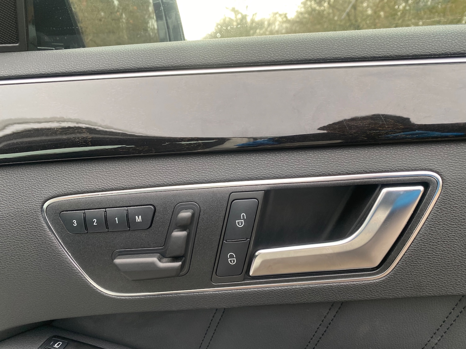 Used Mercedes-Benz E Class 2012 for sale - 76888939: Photo 47