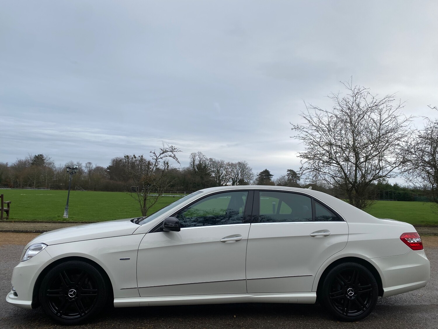 Used Mercedes-Benz E Class 2012 for sale - 76888939: Photo 5