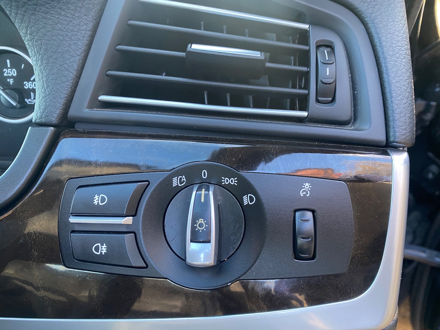 Used BMW 5 Series 2010 for sale - 77165825: Photo 28