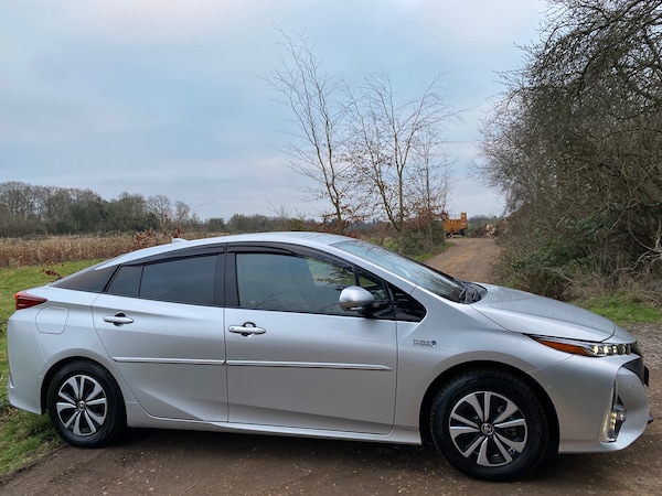 Used Toyota Prius 2020 for sale - 73708932: Photo 2