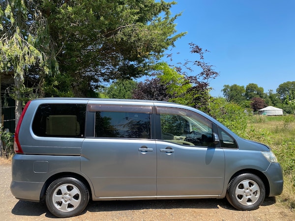 Used Nissan Serena 2008 for sale - 76100256: Photo 10