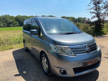 Nissan - Serena