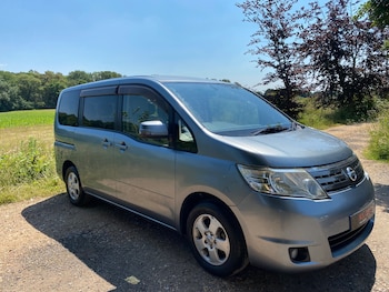 Used Nissan Serena 2008 for sale - 76100256: Photo 2