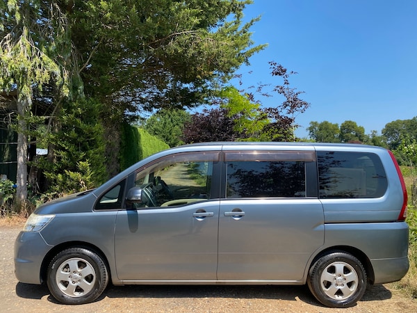 Used Nissan Serena 2008 for sale - 76100256: Photo 32