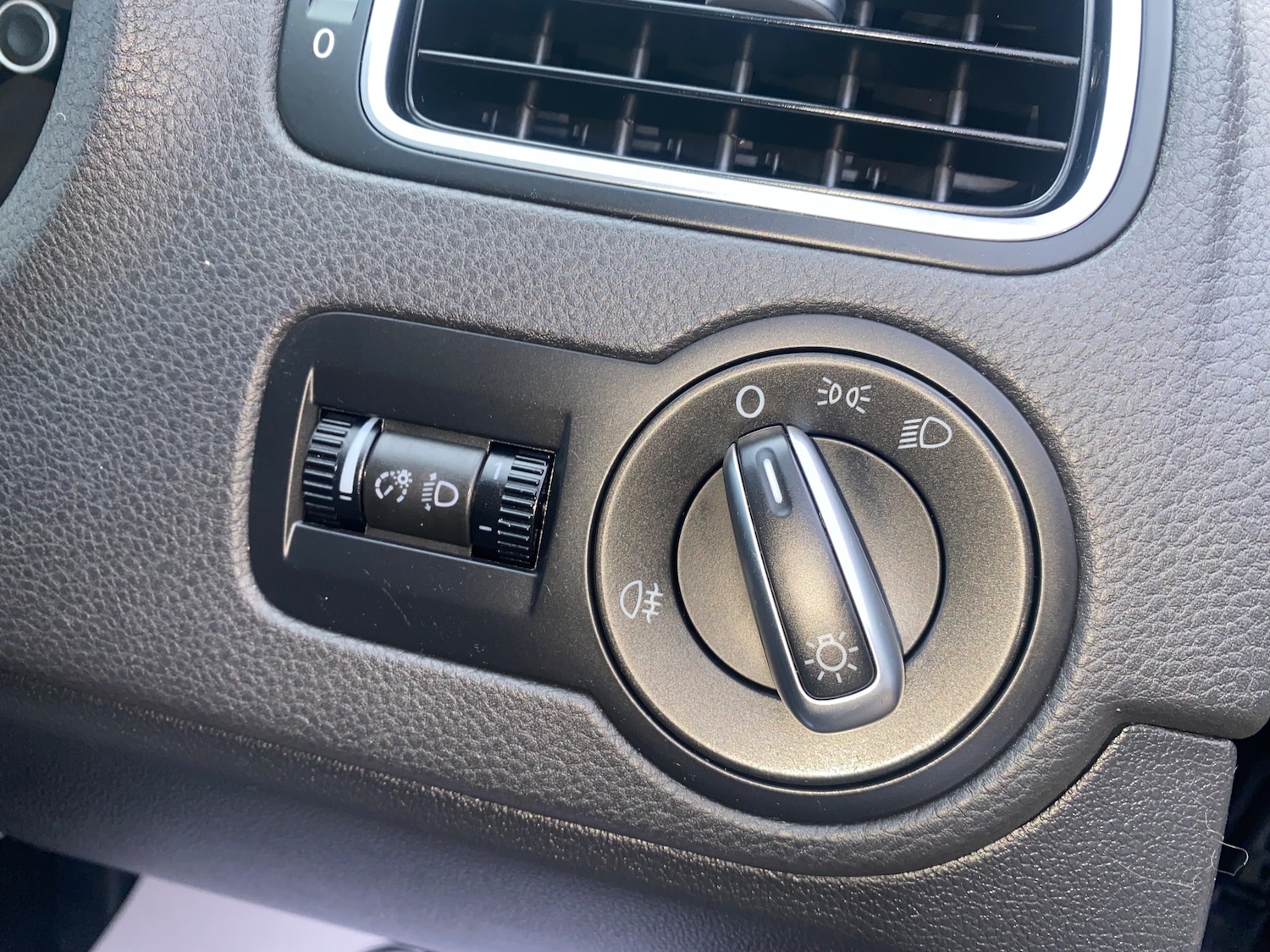 Used Volkswagen Polo 2012 for sale - 76934250: Photo 36