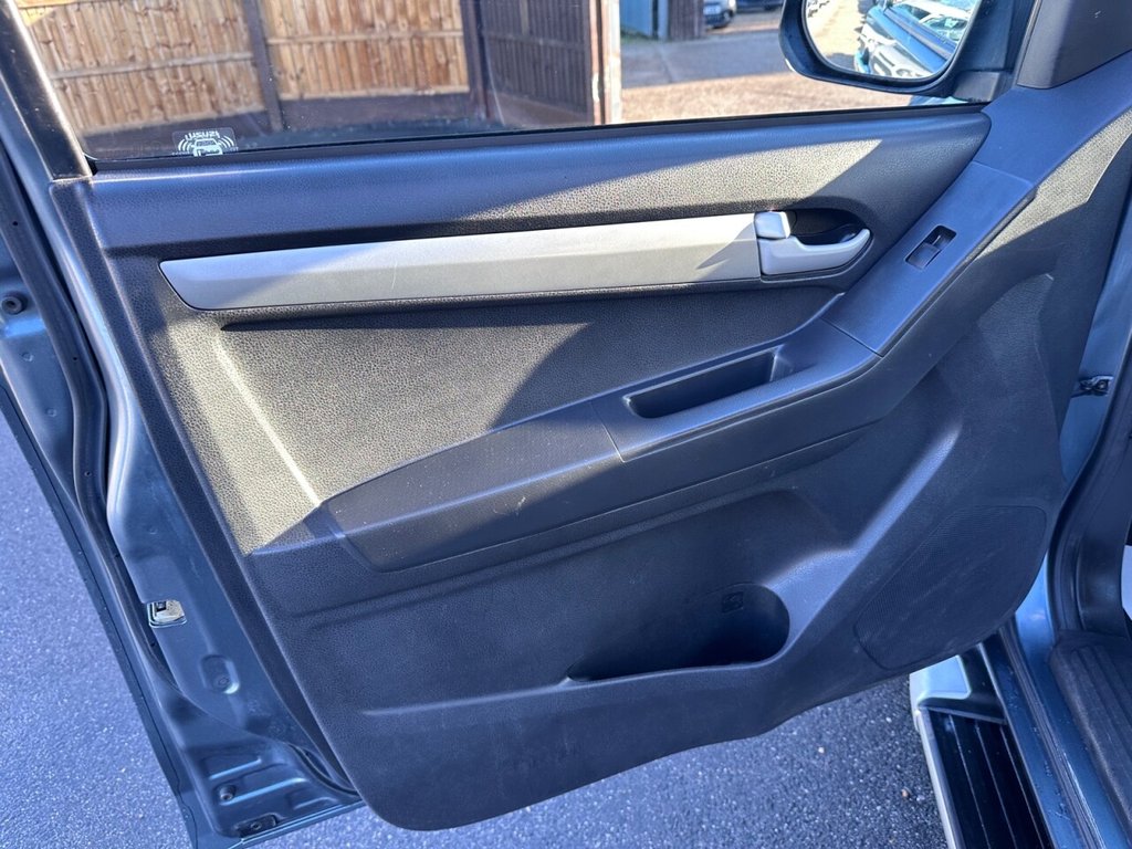 Used Isuzu D-Max 2015 for sale - 76941630: Photo 13