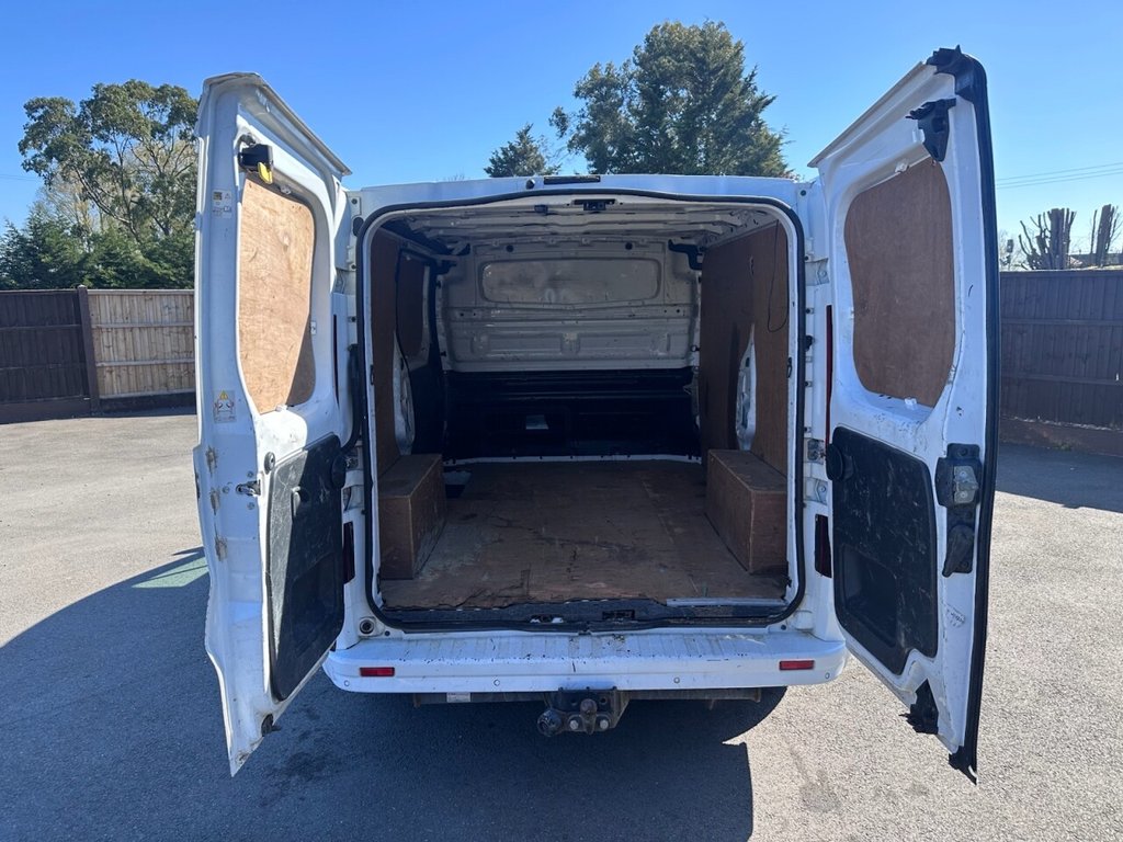 Used Vauxhall Vivaro 2015 for sale - 78153961: Photo 16