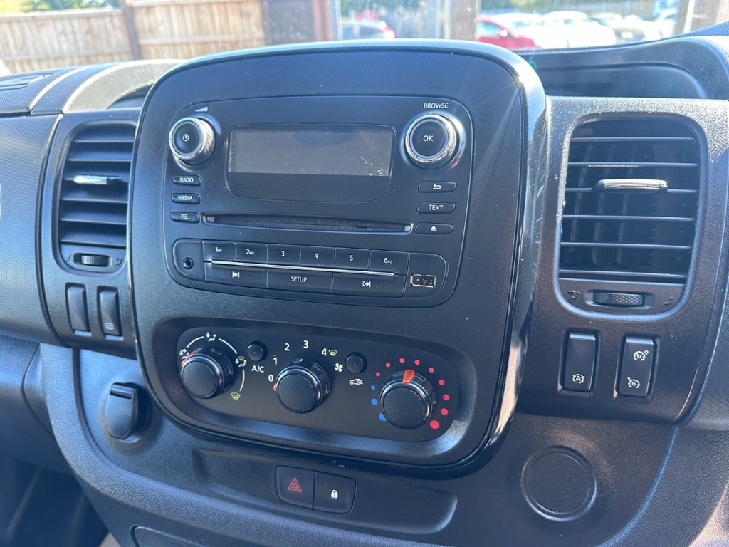 Used Vauxhall Vivaro 2015 for sale - 78153961: Photo 22