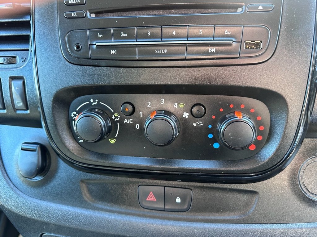 Used Vauxhall Vivaro 2015 for sale - 78153961: Photo 23